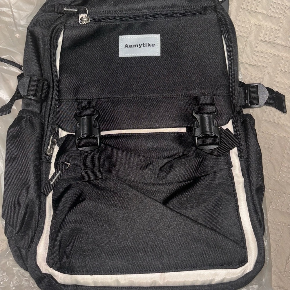 Black and White Backpack Set 050 - Picture 7 of 8
